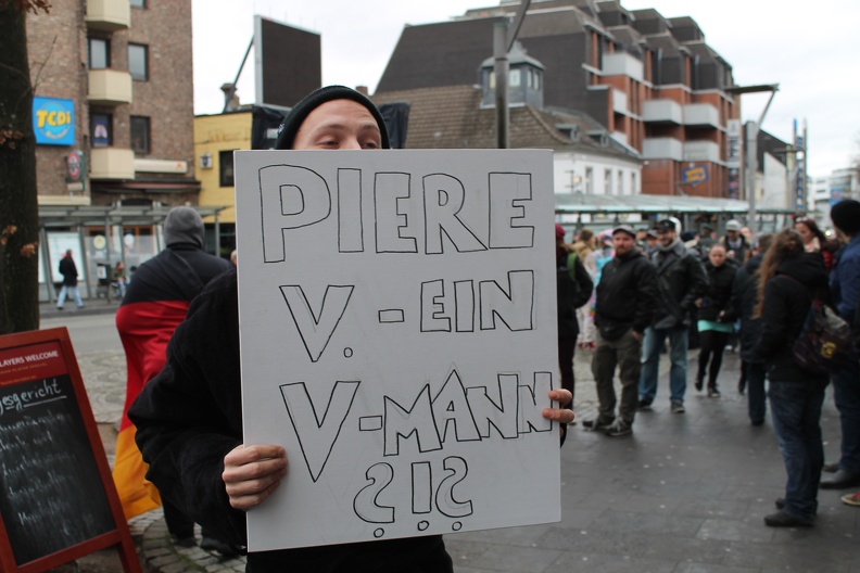 Demo-Plakat - IMG_8380.JPG IMG_8380.JPG