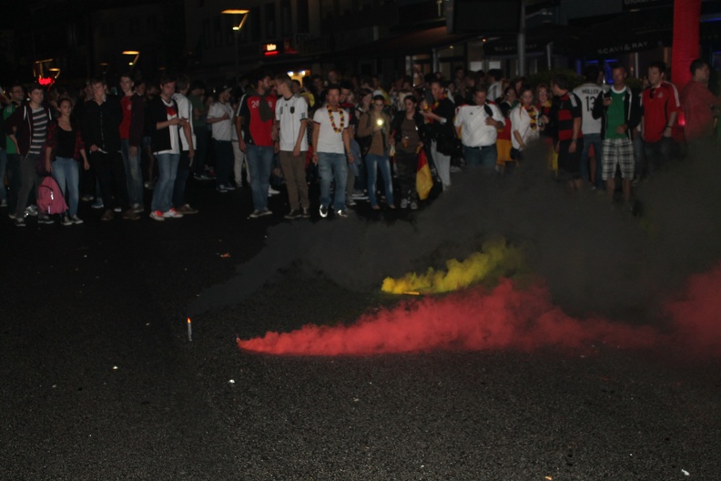 Rauchtopf Schwarz-Rot-Gold - IMG_1136.JPG IMG_1136.JPG